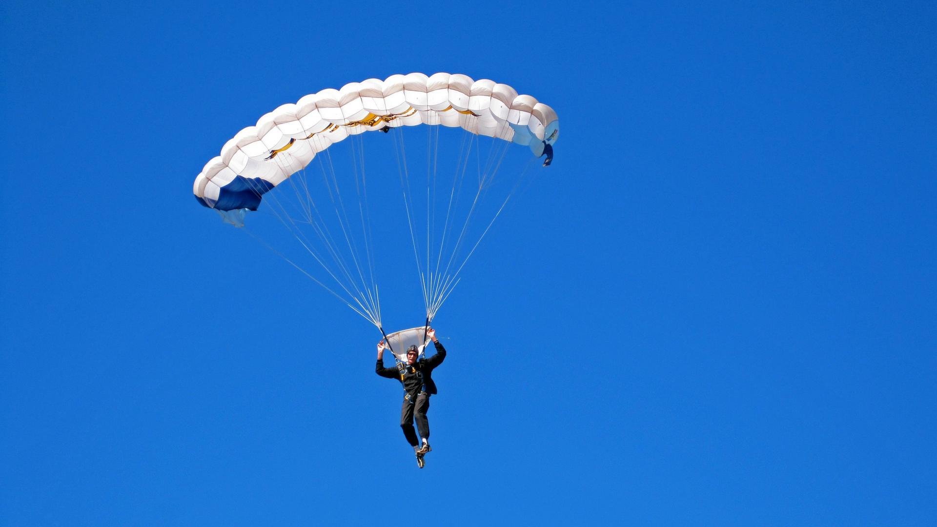 城市街道：城市赛的速度与风景，城市街道图片 唯美 风景图片