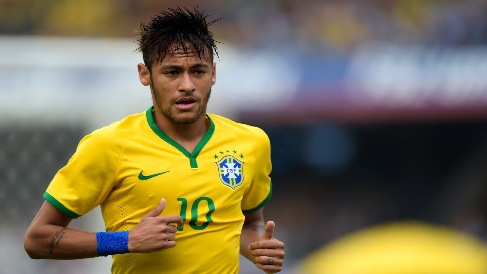 爱游戏直播-替补席边路球员是否更容易制造比赛变量，足球比赛替补席距离边线距离